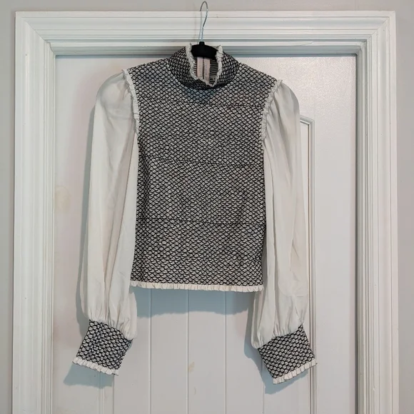 Alice + Olivia Black and White Patterned Top - Picture 2 of 8